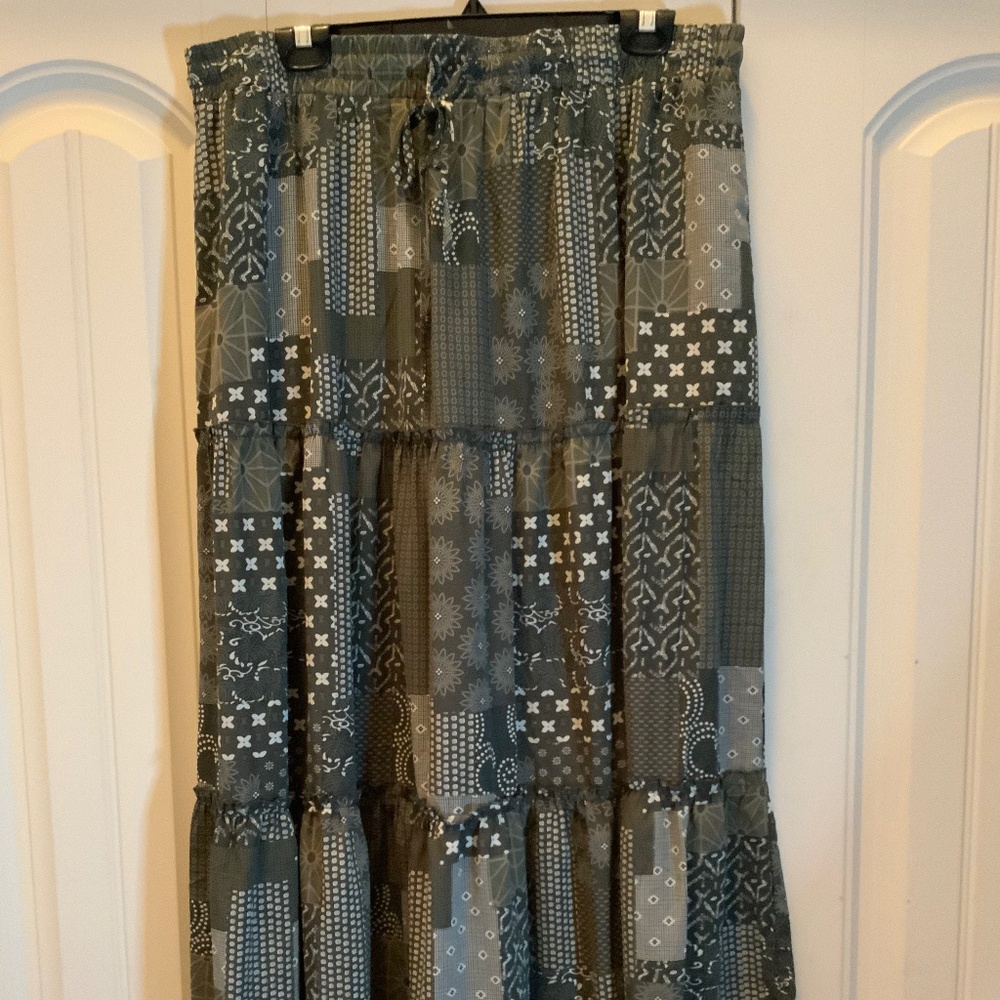 Women Tiered Maxi Skirt Pockets